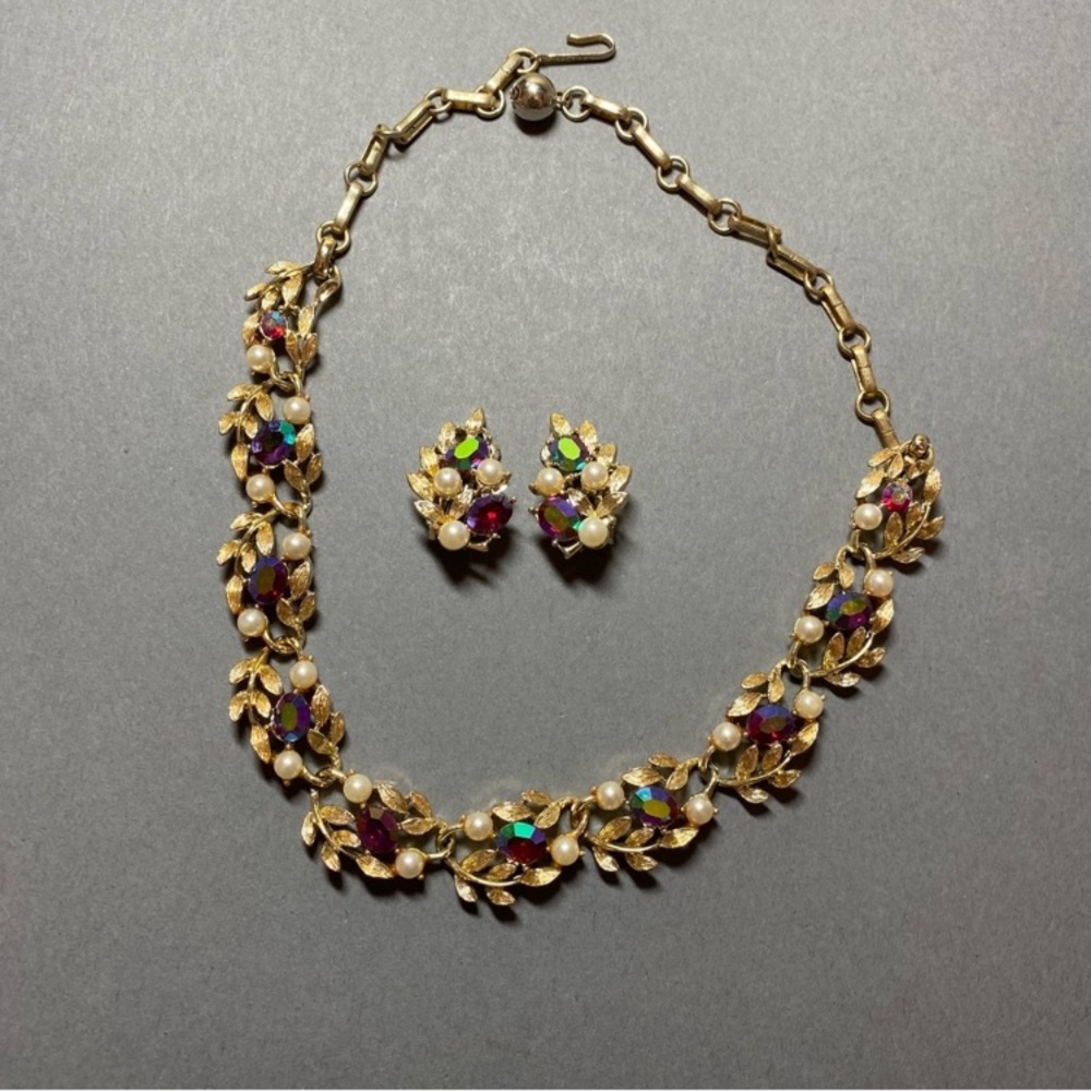 Vintage Linser red rhinestone pearl gold necklace earring set
